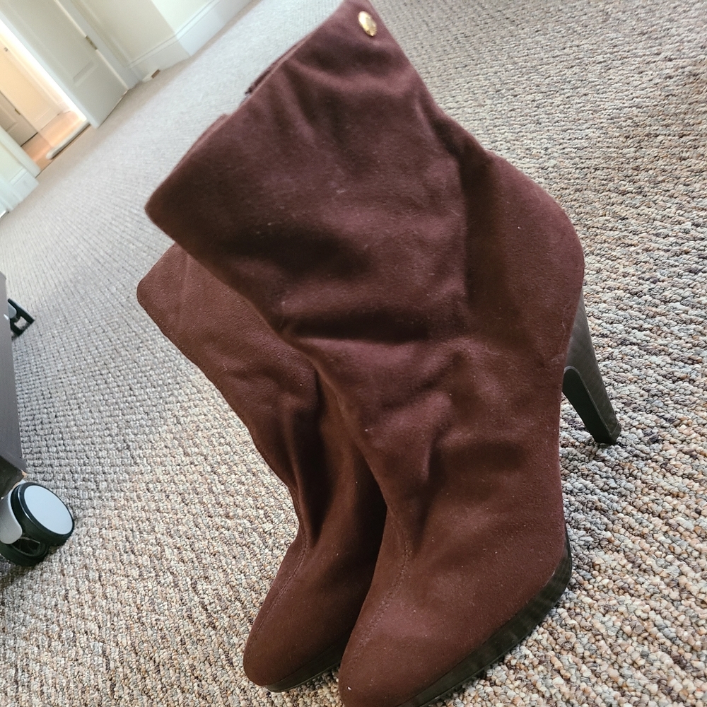Shoes - Picture 4 of 6